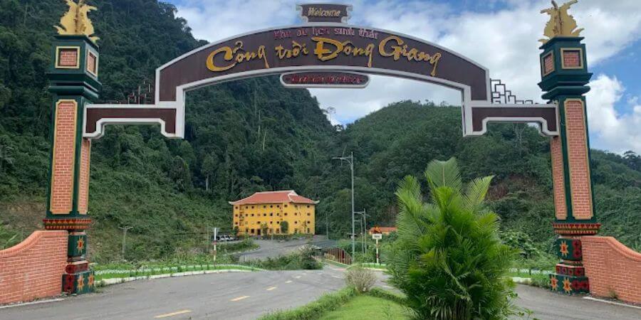 Cổng Trời Đông Giang là gì