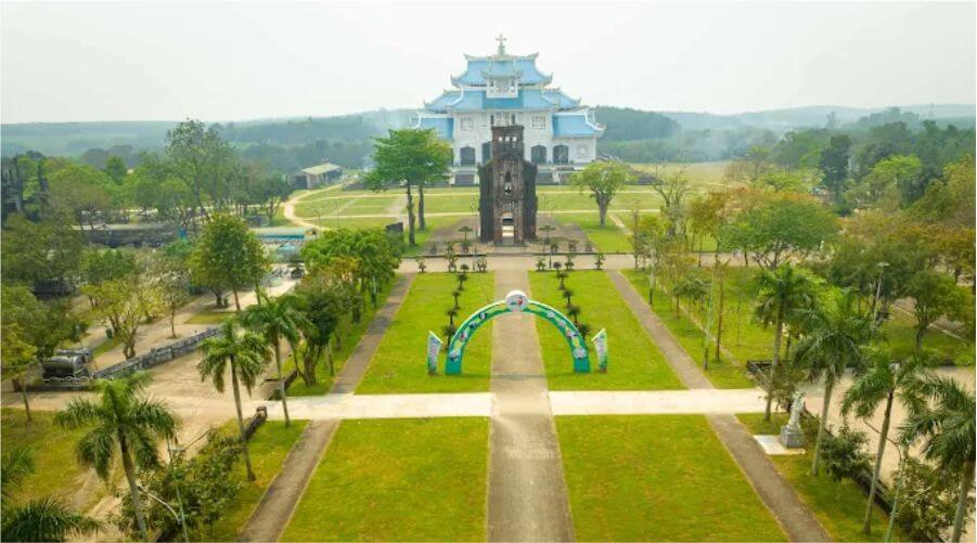 Khuôn viên và cảnh quan